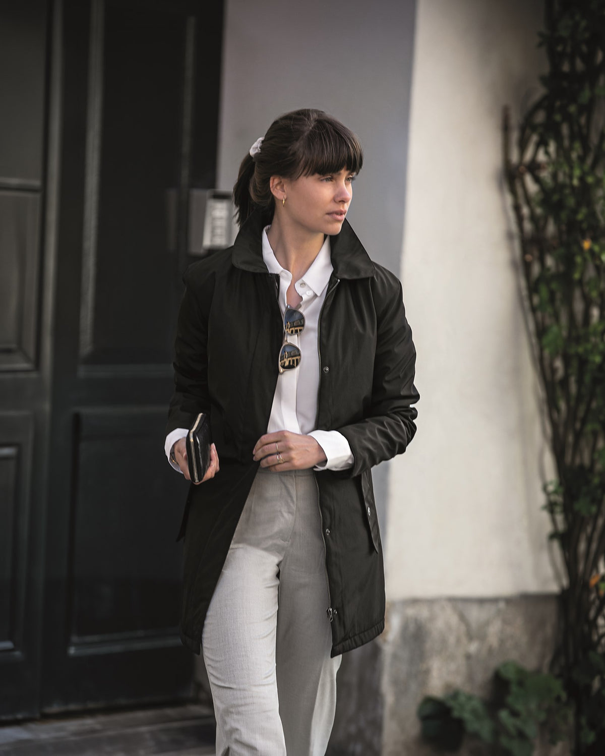 Bellington Women Black SS19 Modelimage (1)