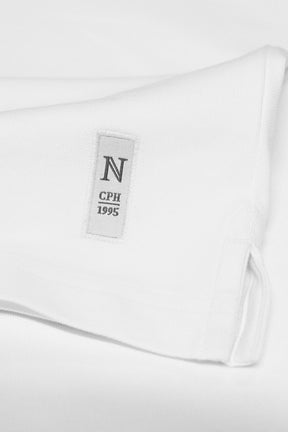 Altavista Men Women White Closeup 4