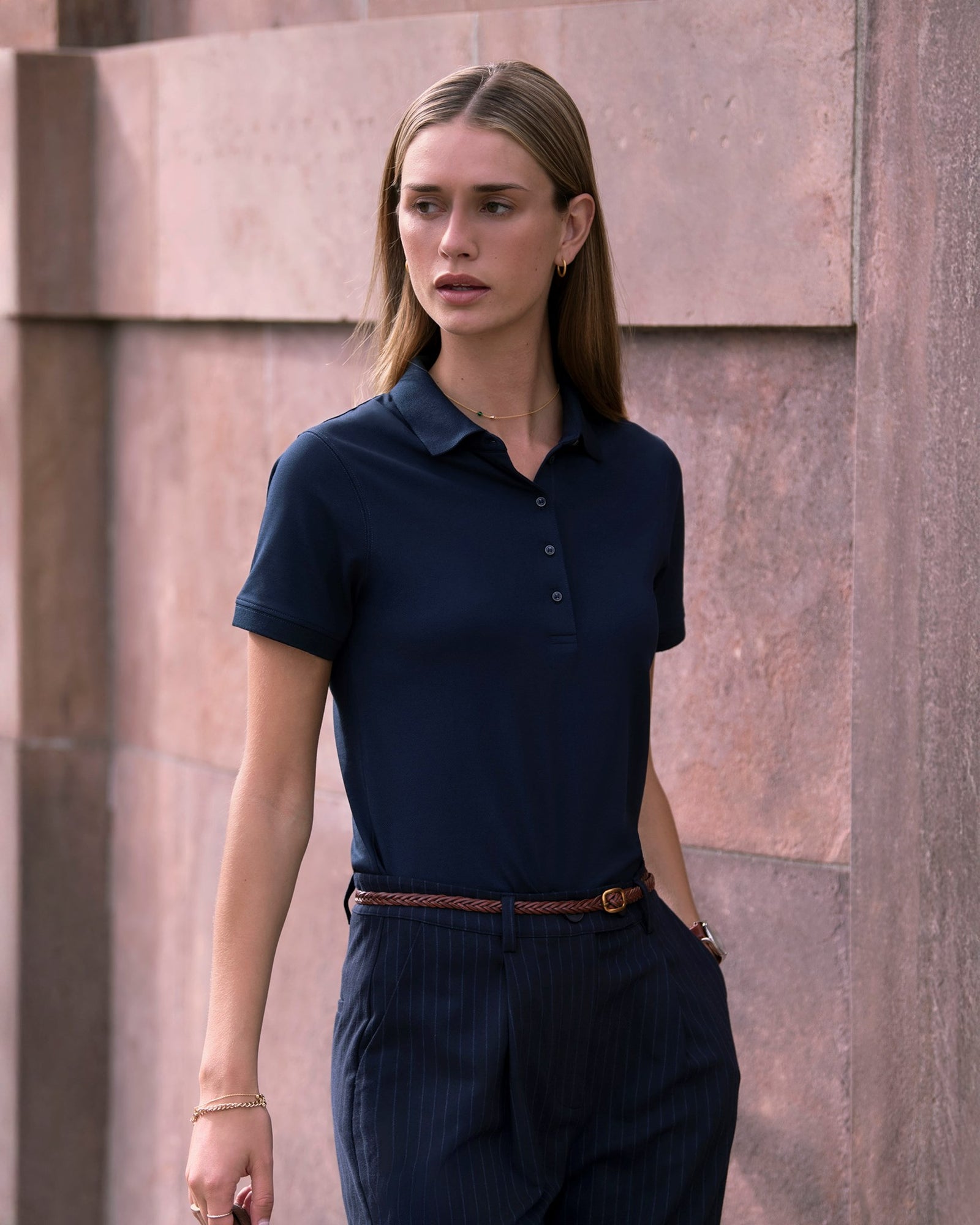 Altavista Women Black Back