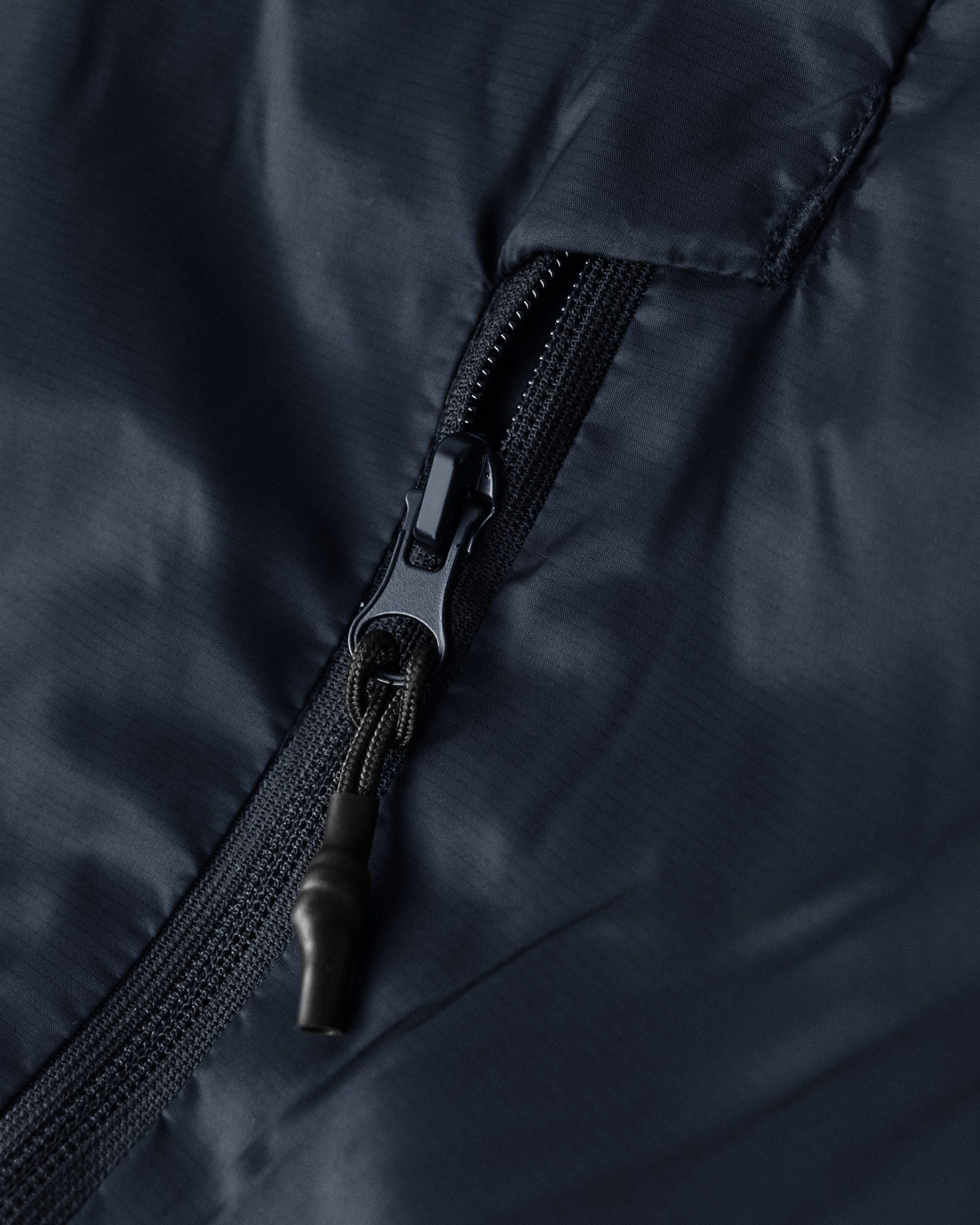 Aspen Women Navy Closeup 4