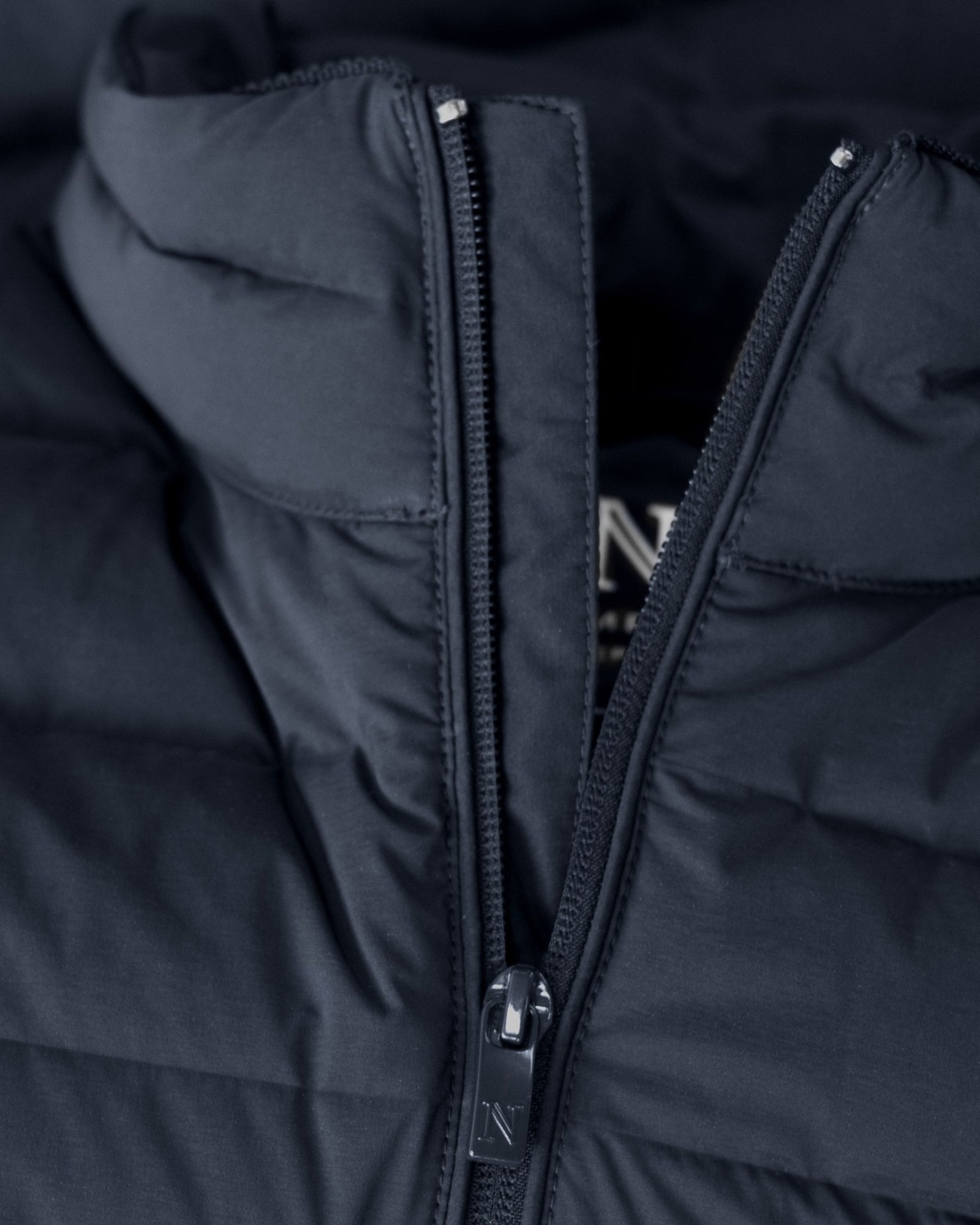 Avalon Men Navy Back