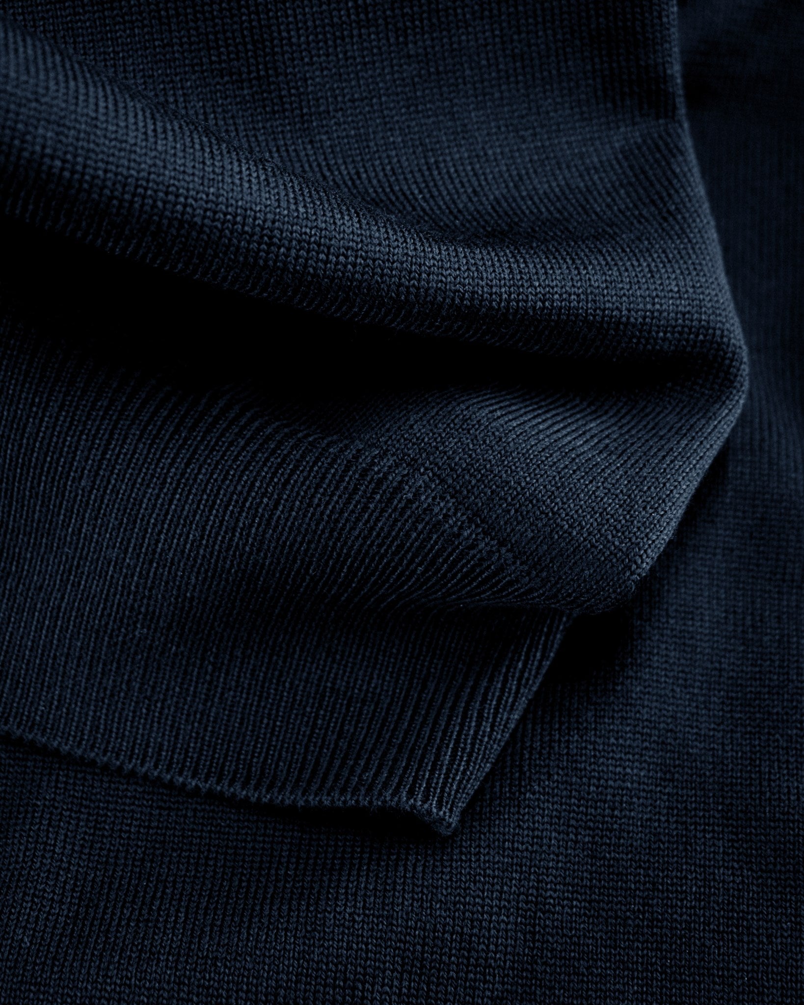 Beaufort Men Navy Closeup 2