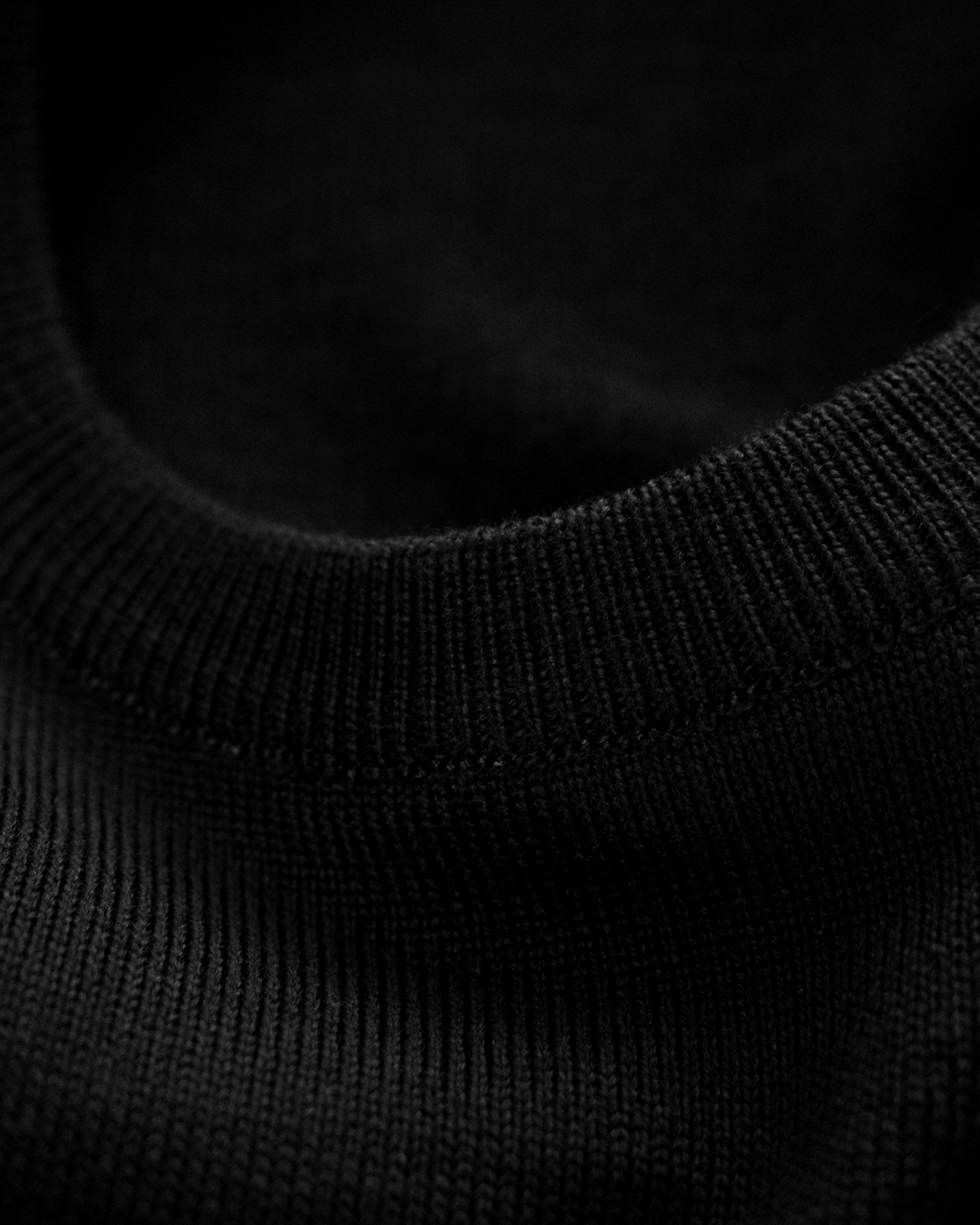 Beaufort Women Black Closeup 3