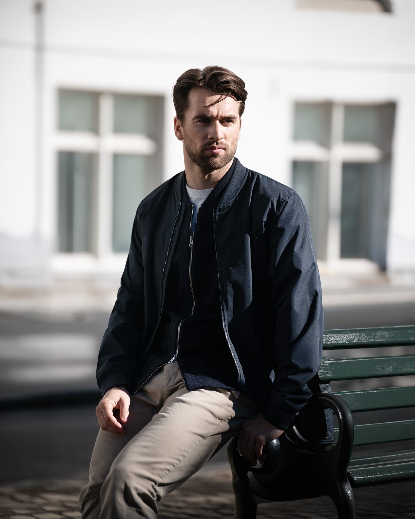 Bleecker Men Navy SS25 Modelimage (1)