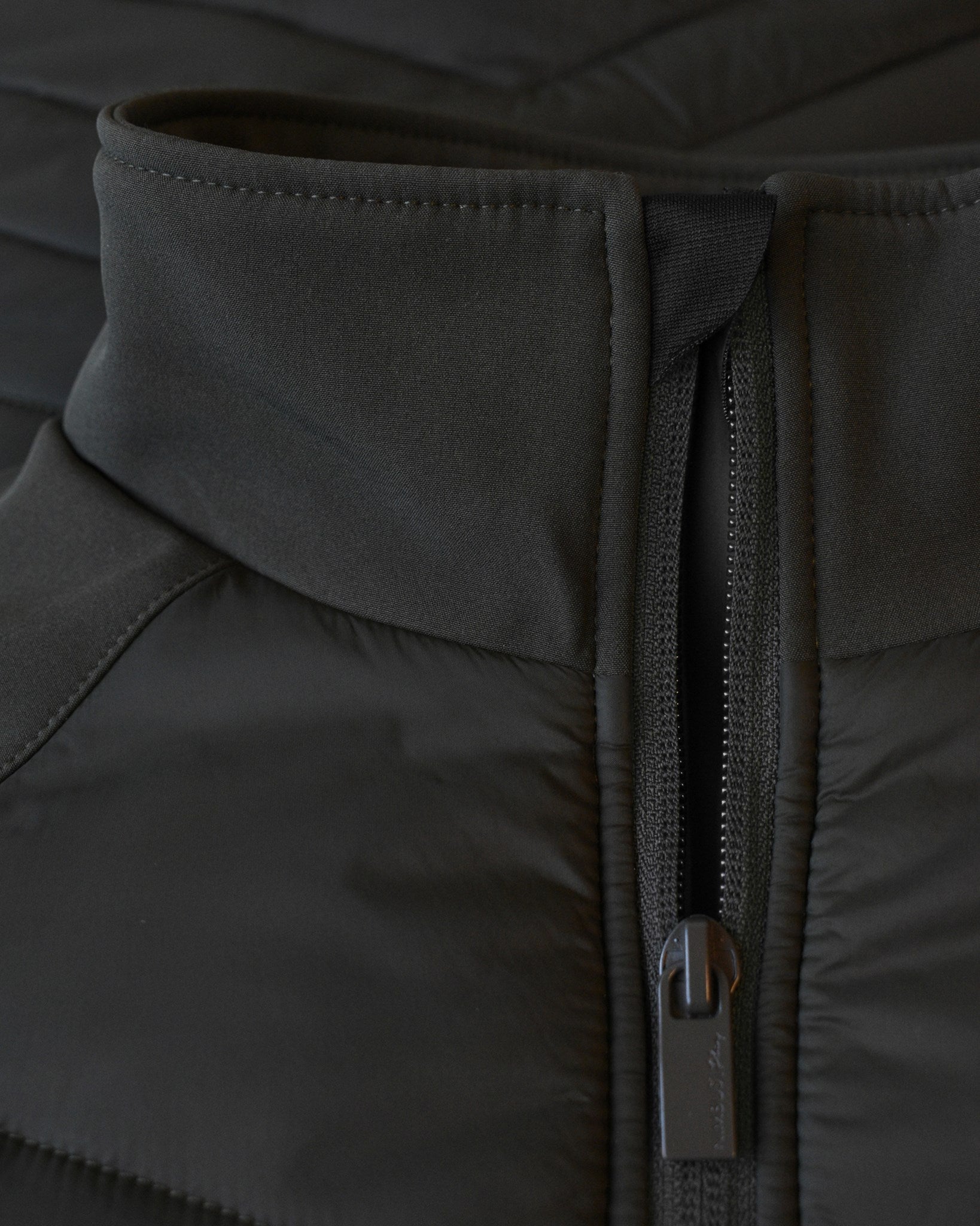 Bloomsdale Men Black Closeup 1