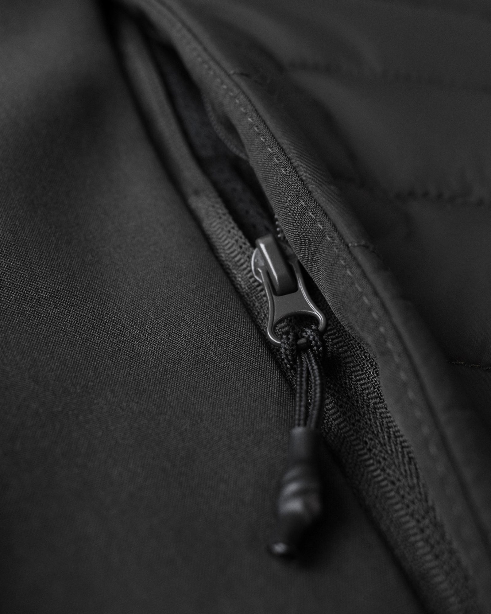 Bloomsdale Men Black Back