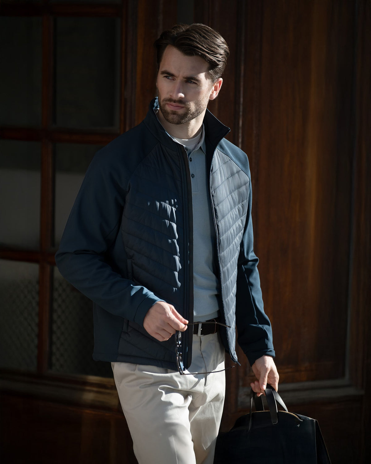 Bloomsdale Men Navy SS25 Modelimage