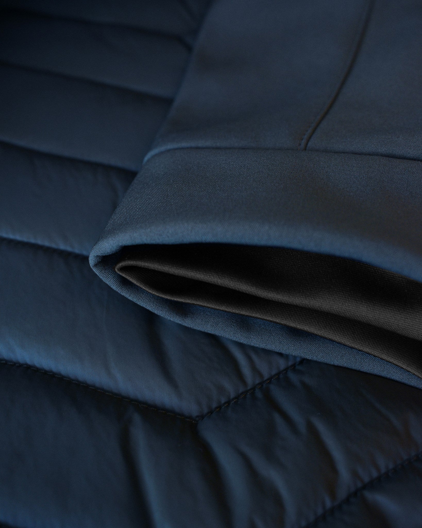 Bloomsdale Women Navy Closeup 1