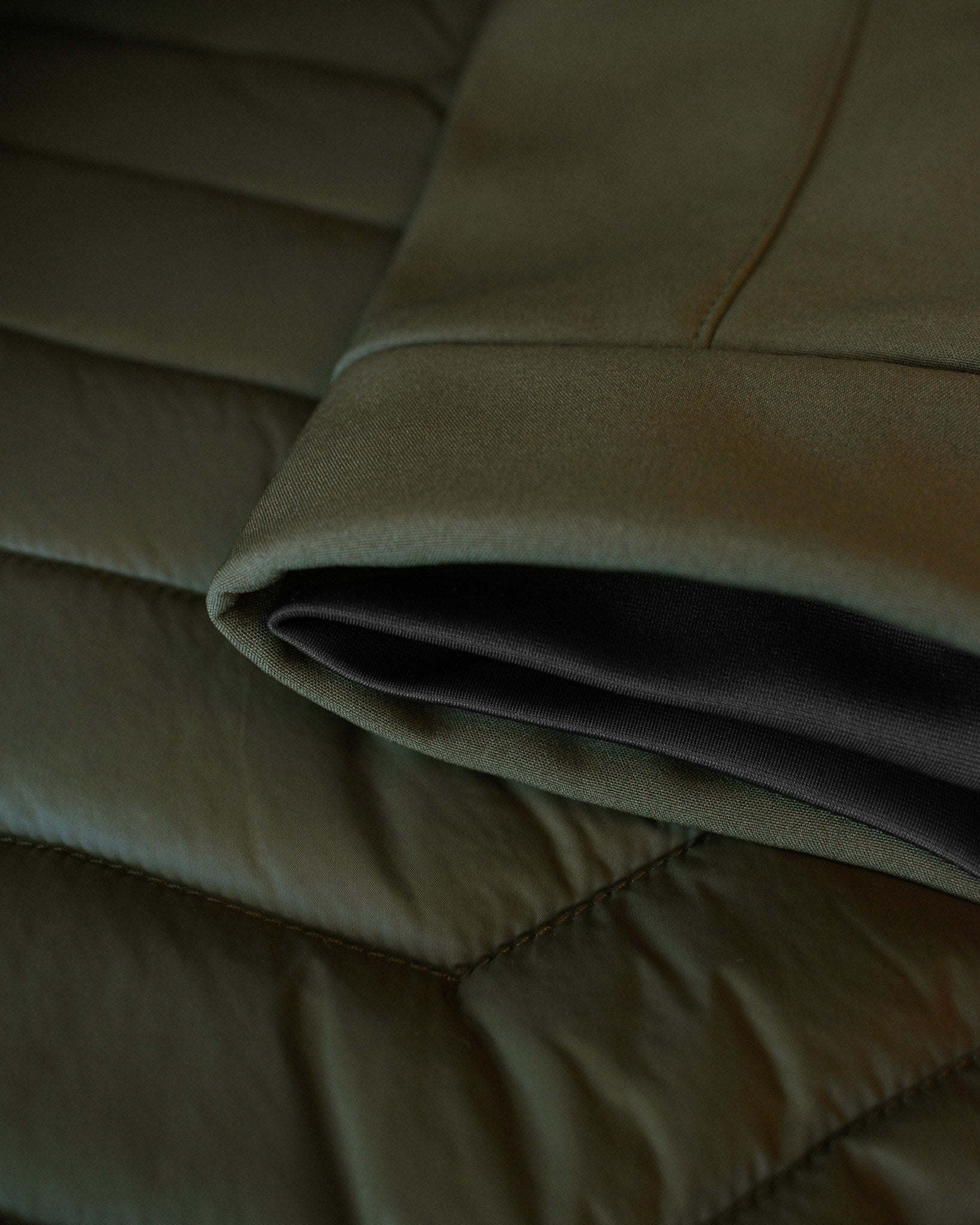 Bloomsdale Women Olive Closeup 1