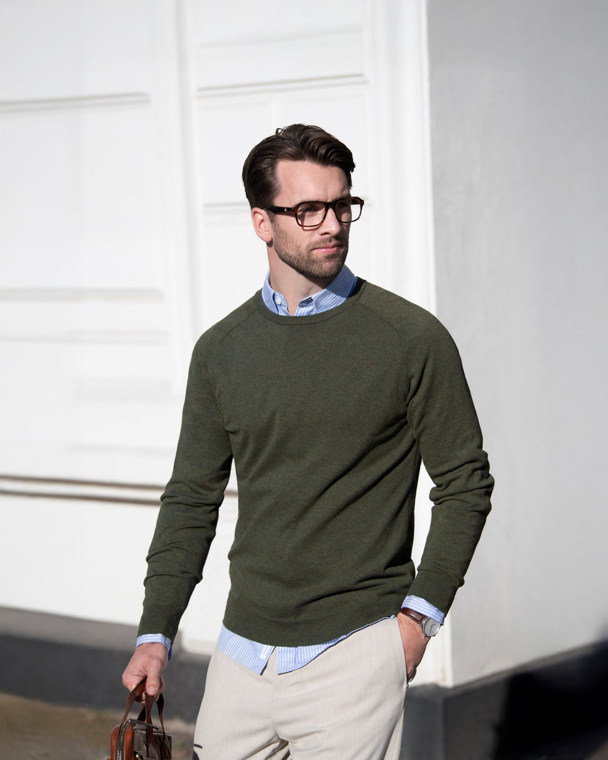 Brighton O Neck Men Olive SS26 Modelimage (1)