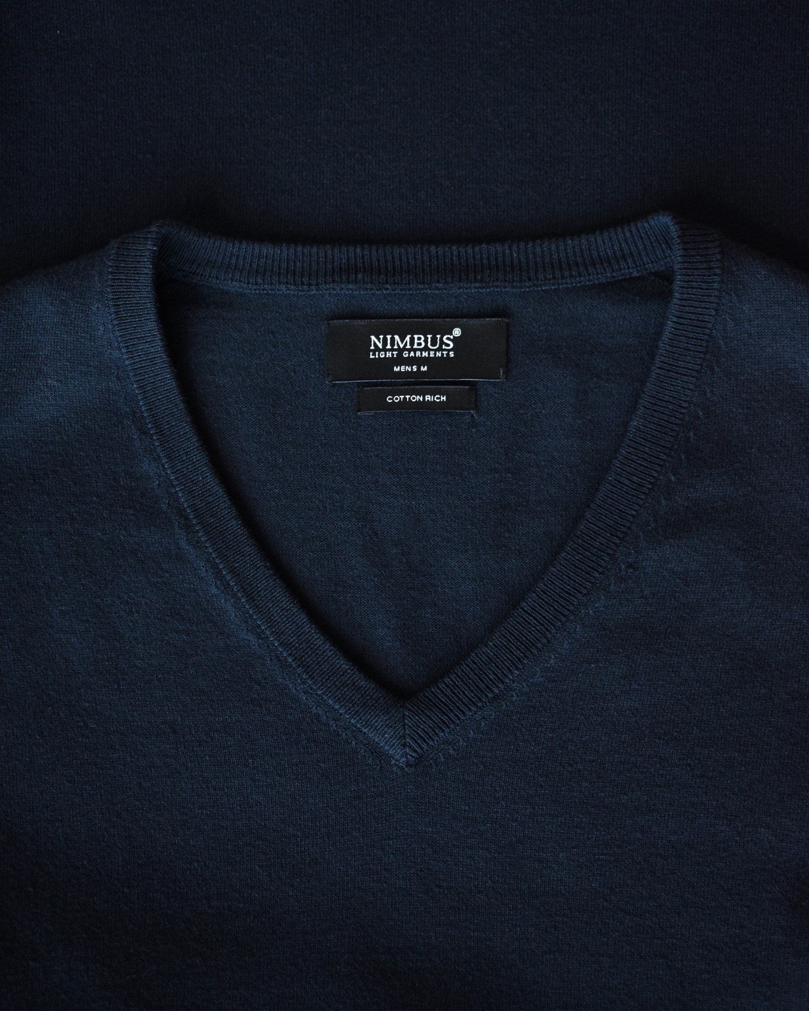 Brighton V Neck Men Navy Closeup 1