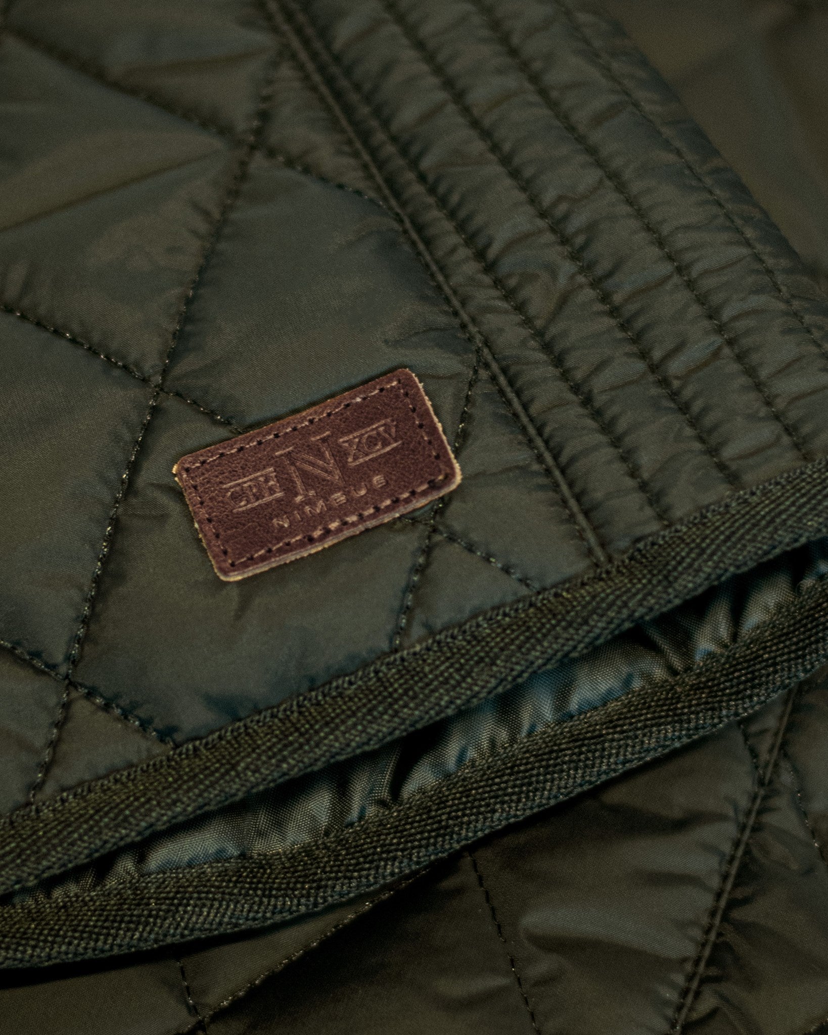 Camden Men Women Olive Closeup 2