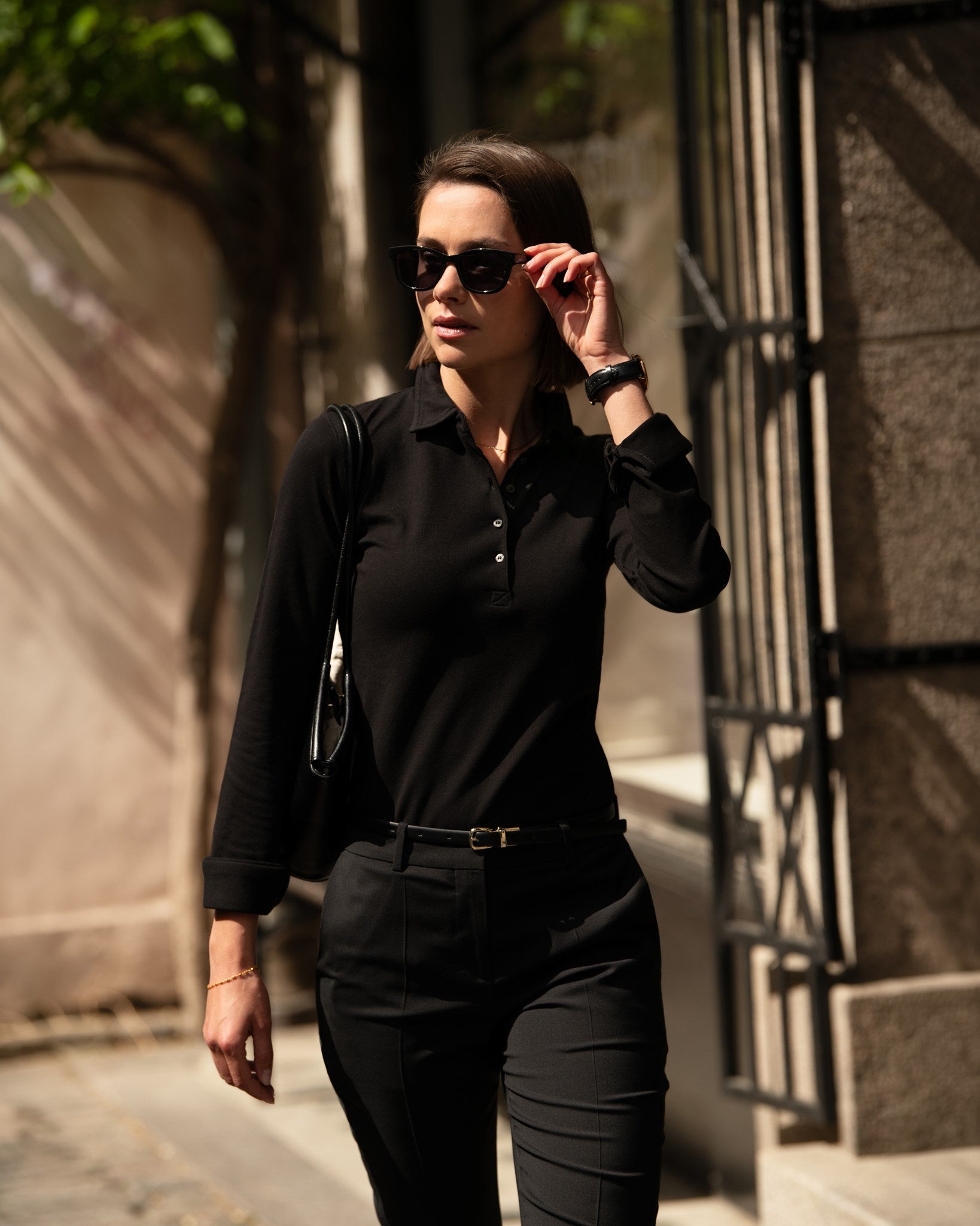Carlington Women Black AW25 Modelimage (1)