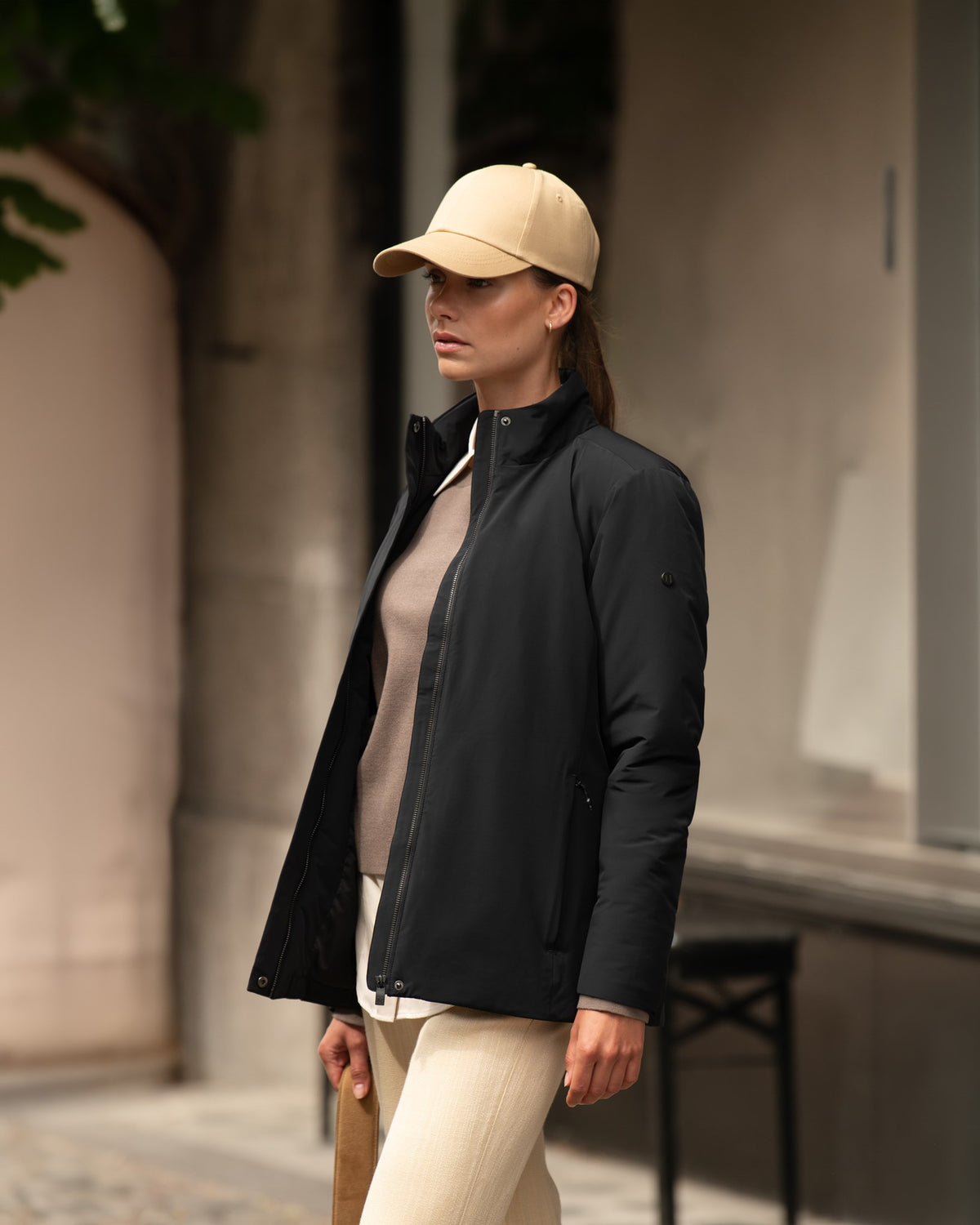 Eastlake Women Black AW24 Modelimage (1)
