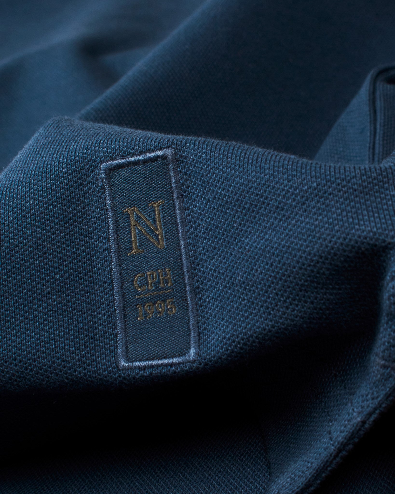 Harvard Classic Men Indigo Closeup 2