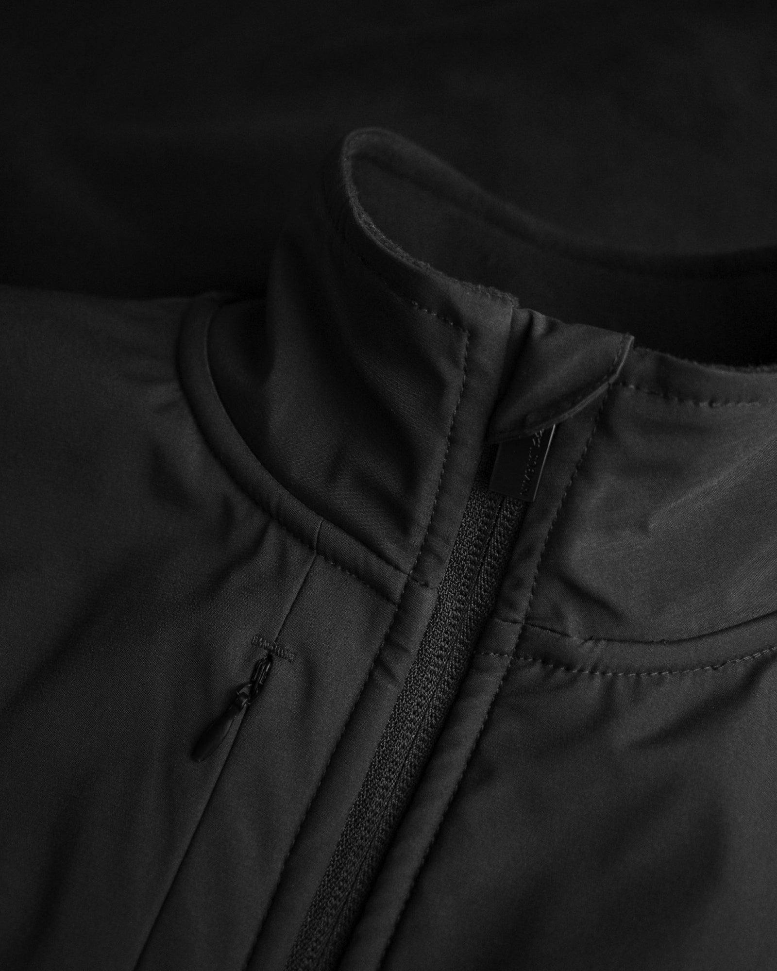 Highland Unisex Black Back