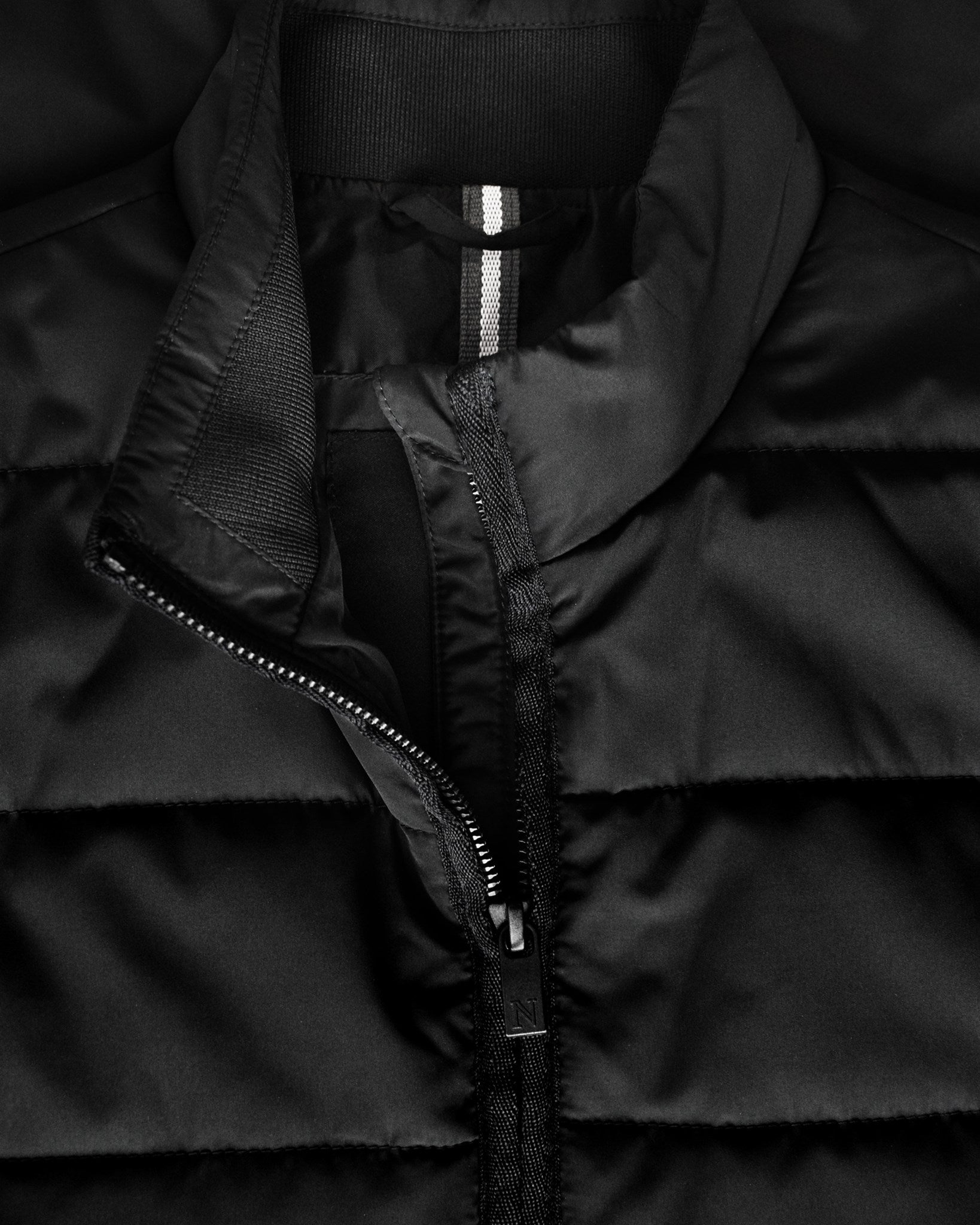 Hudson Women Black Closeup 1