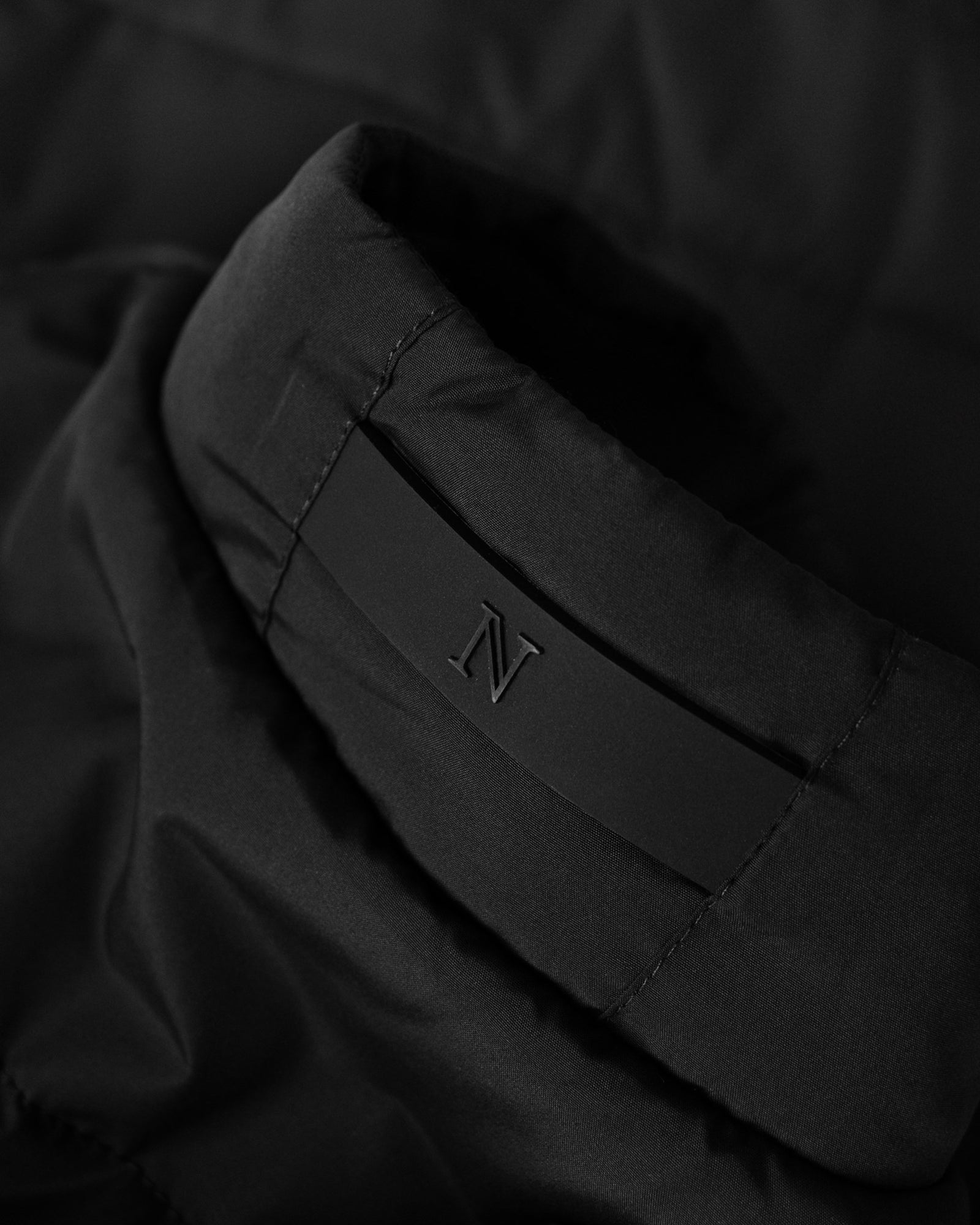 Hudson Women Black Back