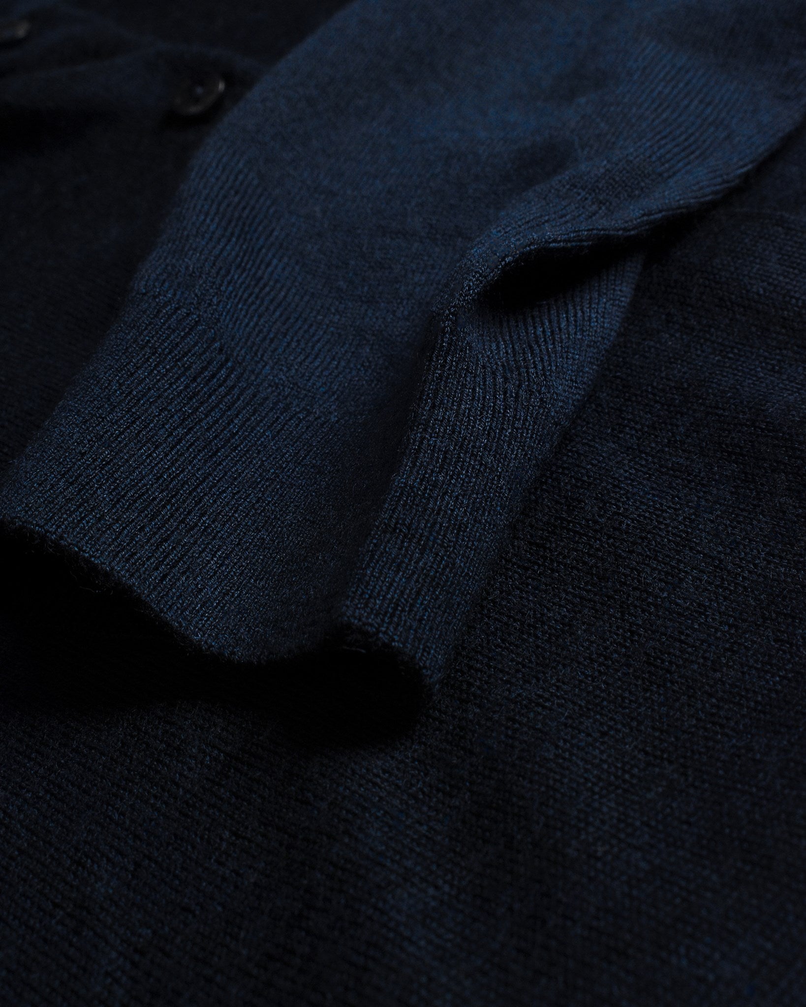 Phoenix Women Black Closeup 3