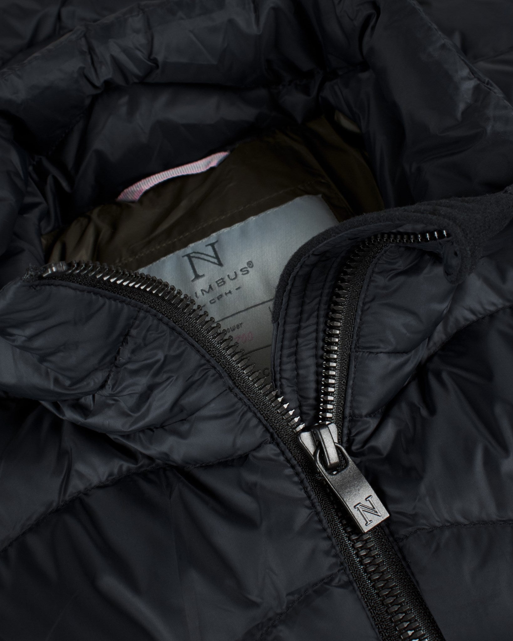 Sierra Women Black Closeup 1