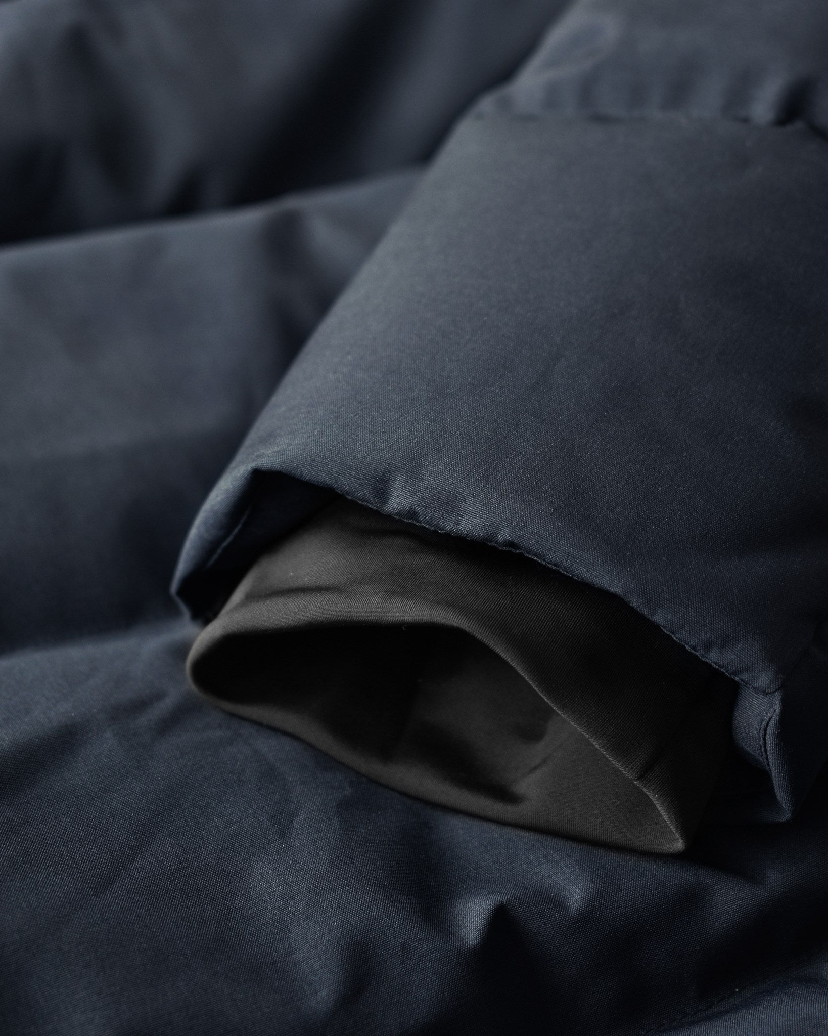 Telluride Unisex Navy Closeup 4