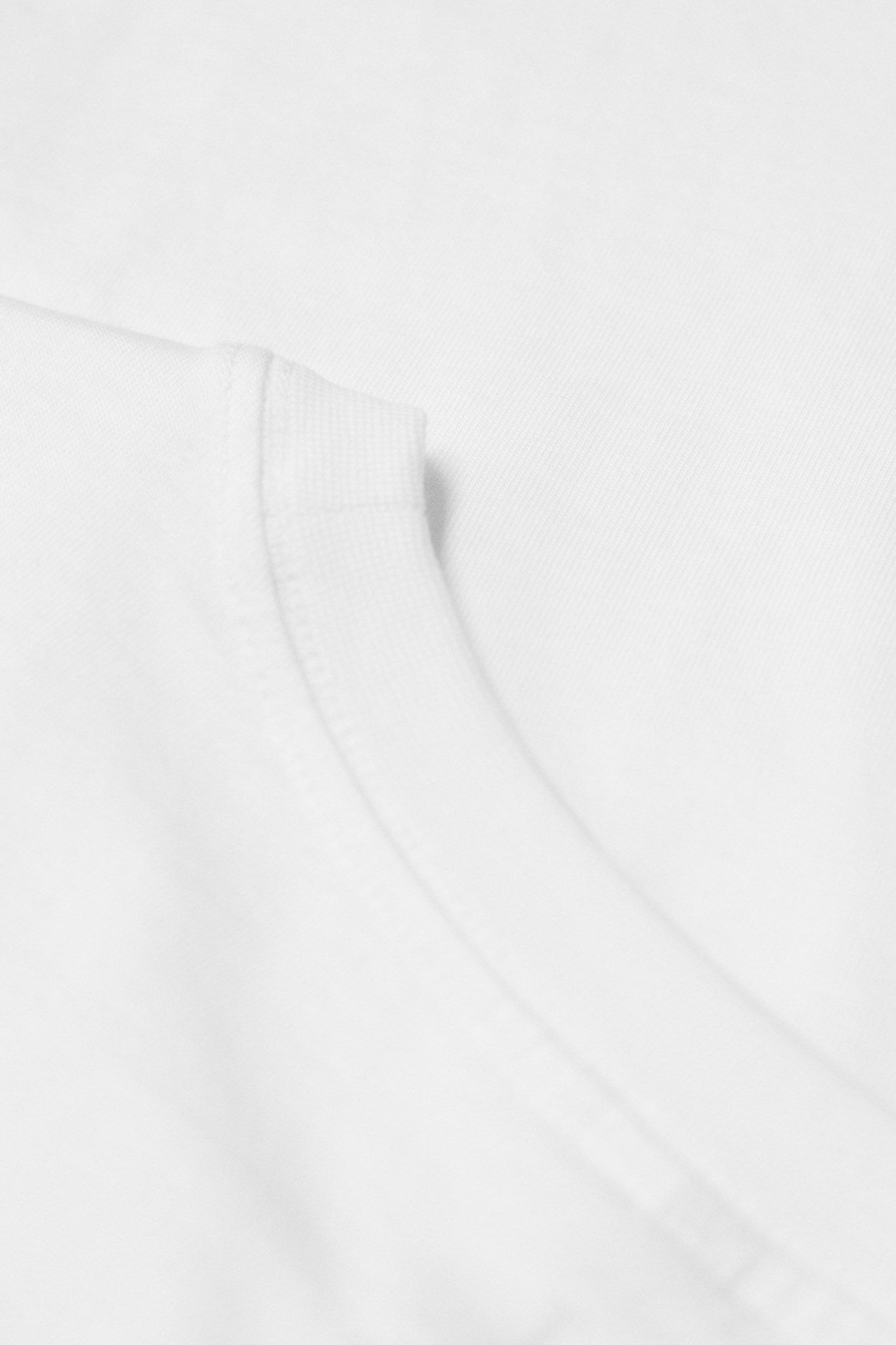 Venice Men Women White Closeup 3